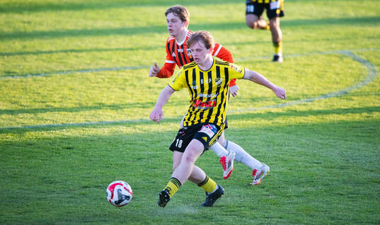 IFK Hässleholms Sam Hegdal i matchen i division 2 mellan