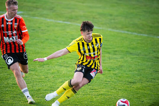 IFK Hässleholms Viktor Ahlgren i matchen i division 2