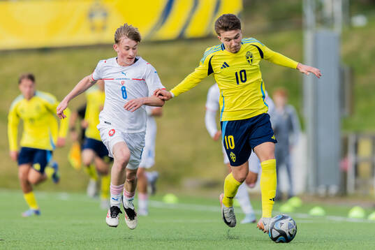 Šimon Vybiral of Czech Republic and Alexander Odefalk of