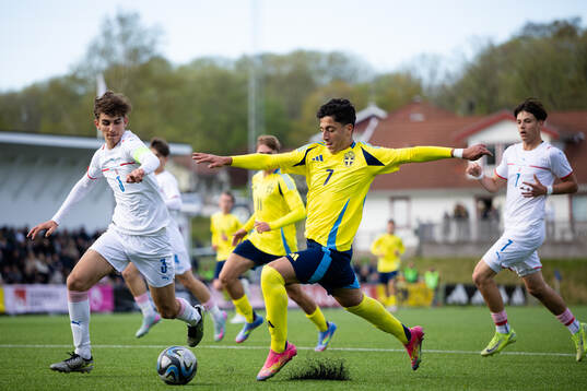 André Thomas Sivok of Czech Republic and Rayan Bardghji of