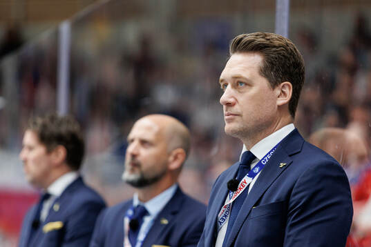 Head coach Sam Hallam of Sweden