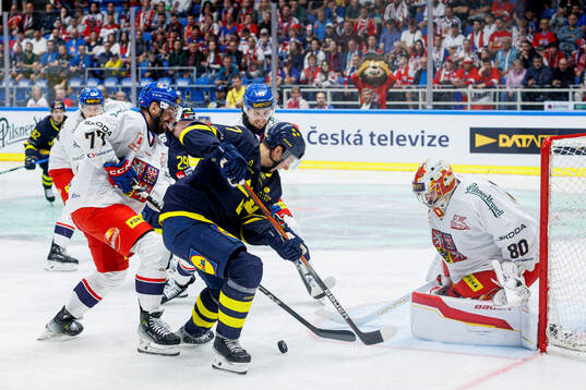 Isac Lunderström of Sweden against Filip Pyrochta and