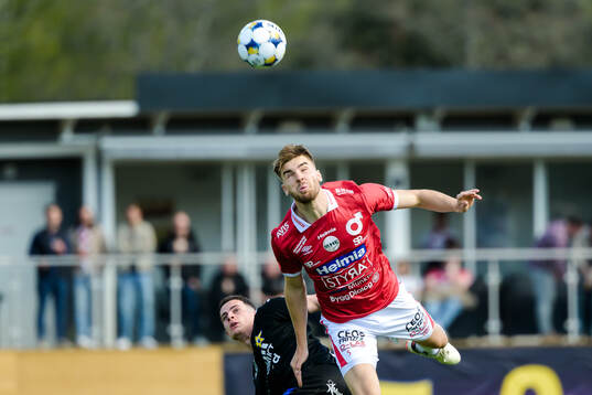 Sirius Robbie Ure och Degerfors Juhani Pikkarainen