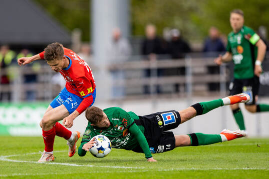 Helsingborgs Adrian Svanbäck och Varbergs Oliver Alfonsi