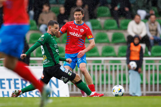 Varbergs Erion Sadiku och Helsingborgs Wilhelm Loeper