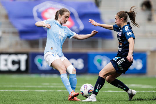 Malmö FFs Matilda Kristell och Linköpings Vilma Koivisto