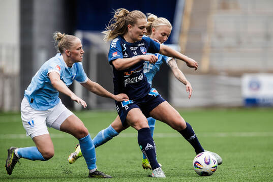 Malmö FFs Tuva Skoog och Nathalie Hoff Persson mot