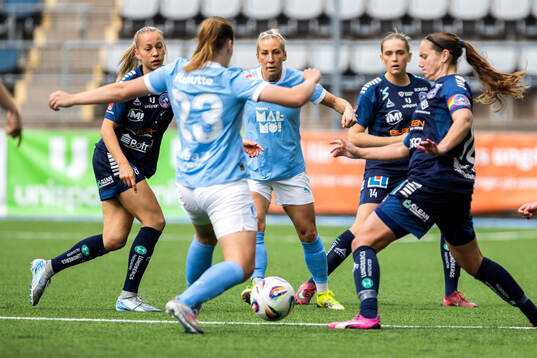 Linköpings Sara Eriksson och Malmö FFs Mia Persson