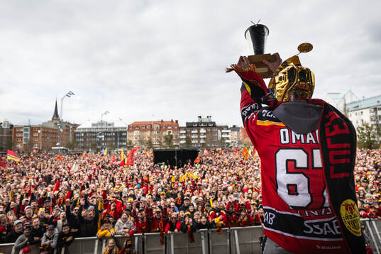 Luleås Linus Omark jublar