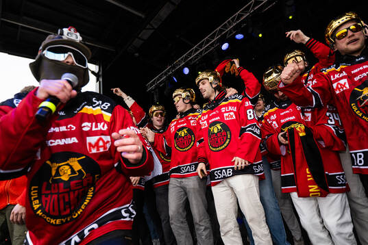 Hooja och Luleås målvakt Matteus Ward, Mathias Bromé och