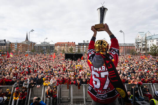 Luleås Linus Omark jublar
