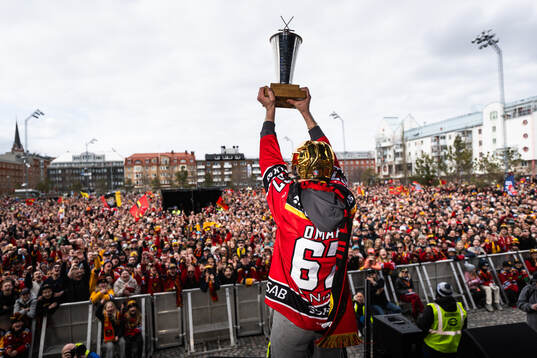 Luleås Linus Omark jublar