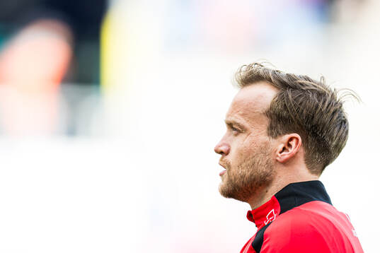 Bård Finne of Brann warms up