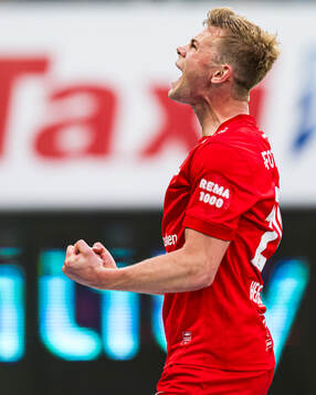 Aune Heggebø of Brann celebrates