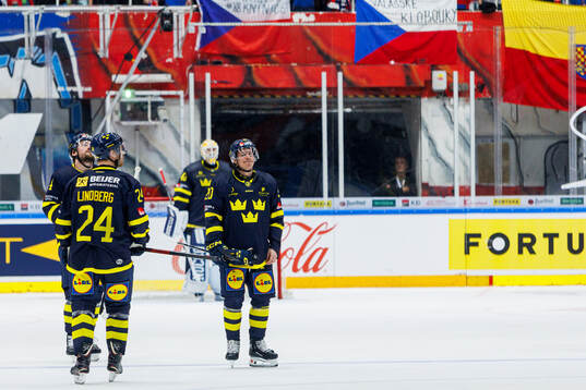 André Petersson of Sweden looks dejected