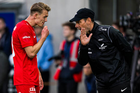 Emil Kornvig and Freyr Alexandersson, head coach of Brann