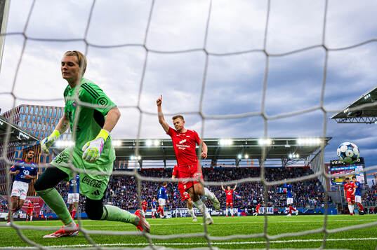 Aune Heggebø of Brann celebrates