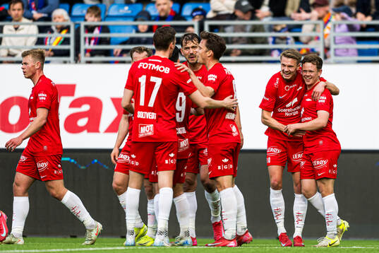 Eggert Aron Gudmundsson of Brann celebrates
