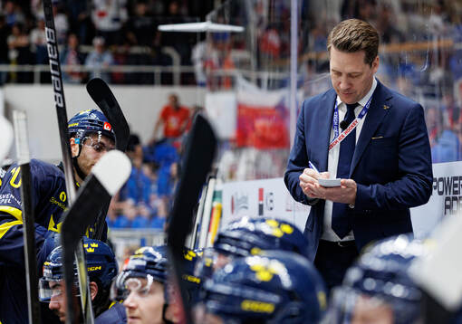 Head coach Sam Hallam of Sweden