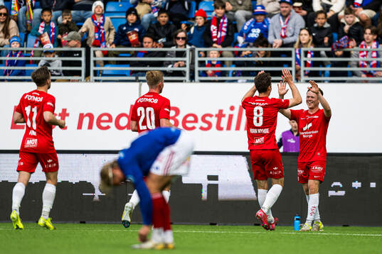 Eggert Aron Gudmundsson of Brann celebrates