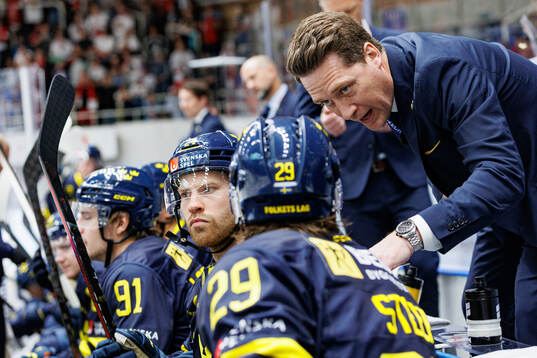 Head coach Sam Hallam of Sweden