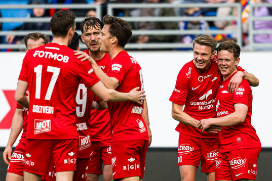 Eggert Aron Gudmundsson of Brann celebrates