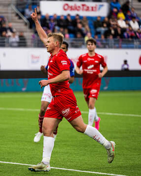 Aune Heggebø of Brann celebrates