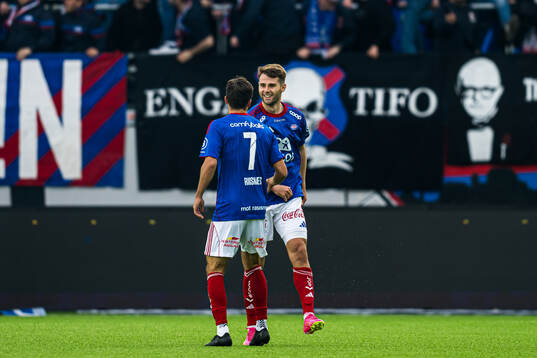 Muamer Brajanac of Vålerenga celebrates