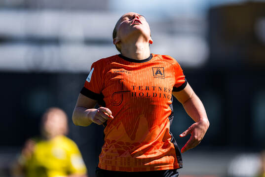 Mathilde Sangolt of Åsane looks dejected