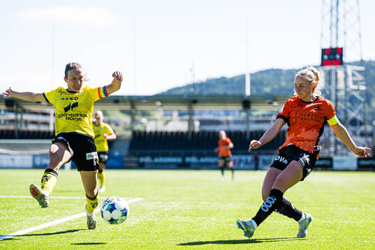 Marie Forsøget Knutsen of Start and Milena Kokosz of Åsane