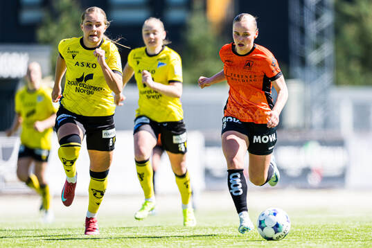 Kamilla Bruhjell of Start and Mathilde Sangolt of Åsane