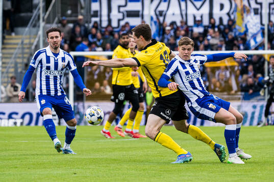 IFK Göteborgs Felix Eriksson och Mjällbys Jacob Bergström