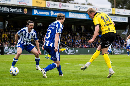 Mjällbys Herman Johansson och IFK Göteborgs August