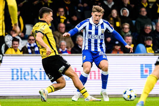 Mjällbys Nicklas Røjkjær och IFK Göteborgs Felix