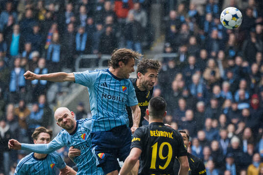Djurgårdens Albin Ekdal och AIKs Benjamin Tiedemann Hansen