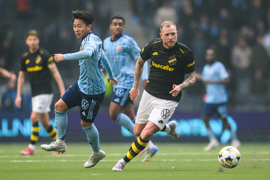 Djurgårdens Keita Kosugi och AIKs John Guidetti