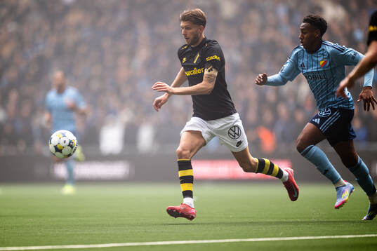 AIKs Anton Salétros och Djurgårdens Isak Alemayehu