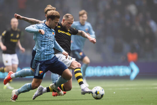 Djurgårdens Daniel Stensson och AIKs John Guidetti
