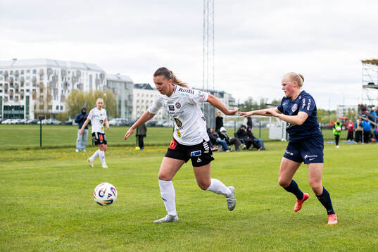 Örebro SKs Nathalie Brorsson och Eskilstuna Uniteds Viivi