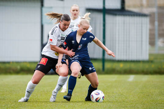 Örebro SKs Nathalie Brorsson och Eskilstuna Uniteds Sara