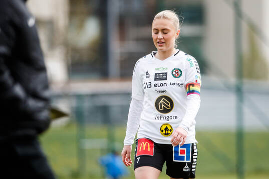 Örebro SKs Nora Törngren deppar
