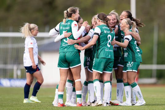 Alingsås spelare jublar