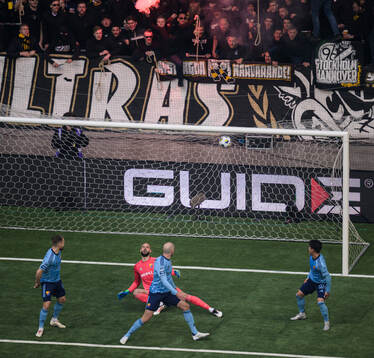 Djurgårdens målvakt Filip Manojlovic deppar när han