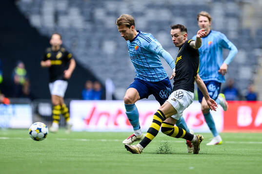 Djurgårdens Daniel Stensson och AIKs Bersant Celina