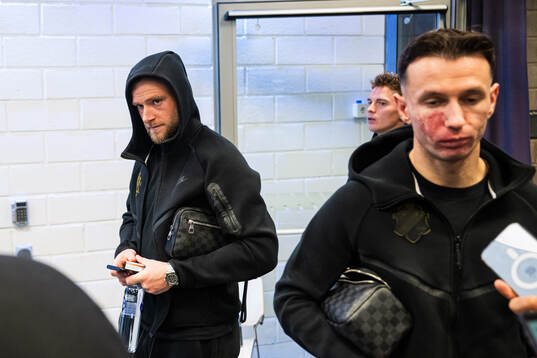 AIKs John Guidetti i mixade zonen