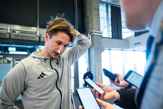 Djurgårdens Miro Tenho i mixade zonen