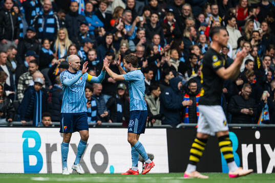 Djurgårdens Marcus Danielson jublar med Miro Tenho