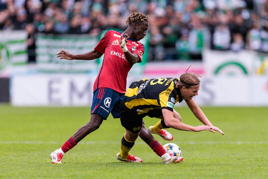 Östers Youssoupha Sanyang och Hammarbys Markus Karlsson