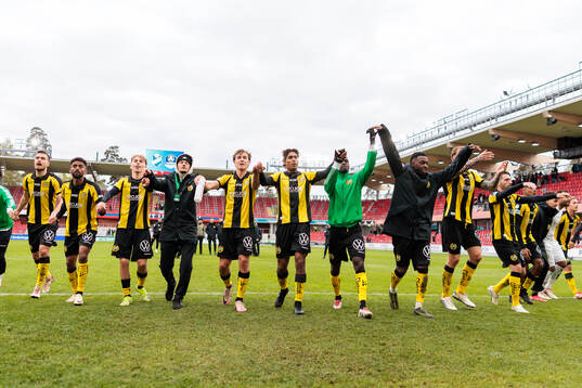 Hammarbys spelare jublar