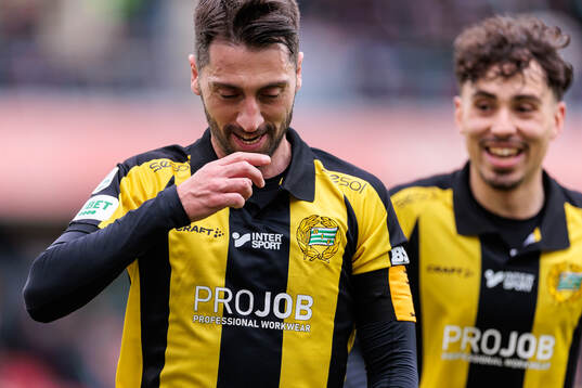 Hammarbys Nahir Besara jublar